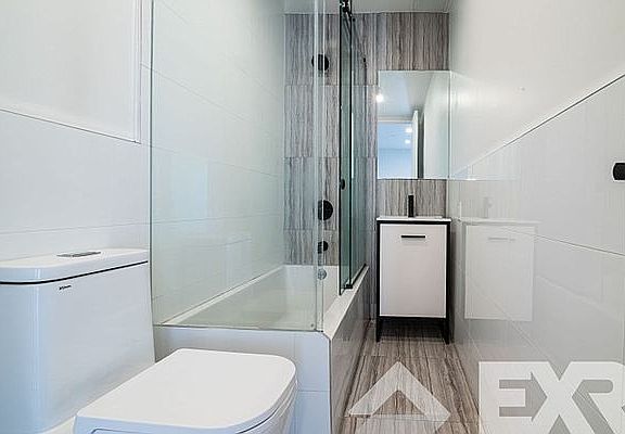 2nd image of 254 E 28th St #4F