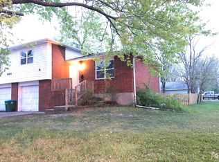 601A NE Chipman Rd, Lees Summit, MO 64063