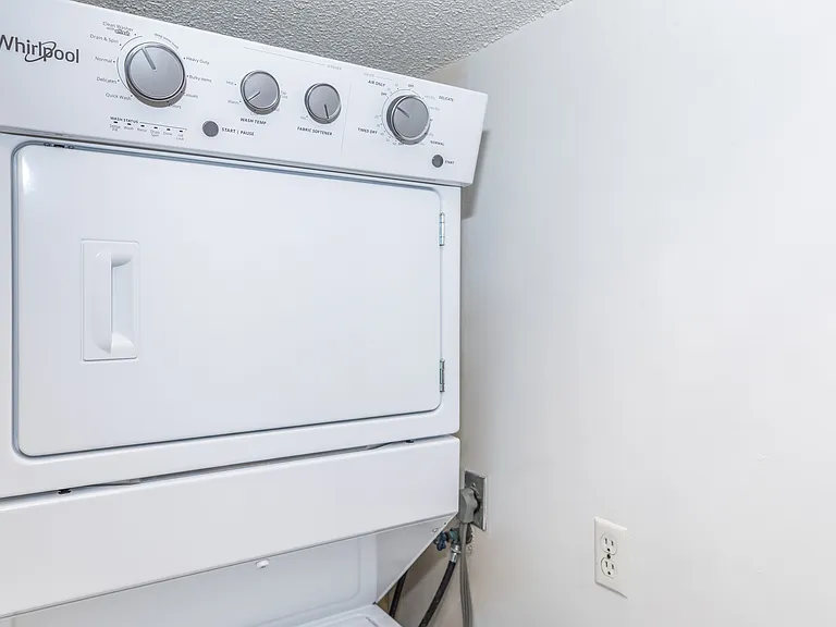 Northern Hills Apartments — Photo 15