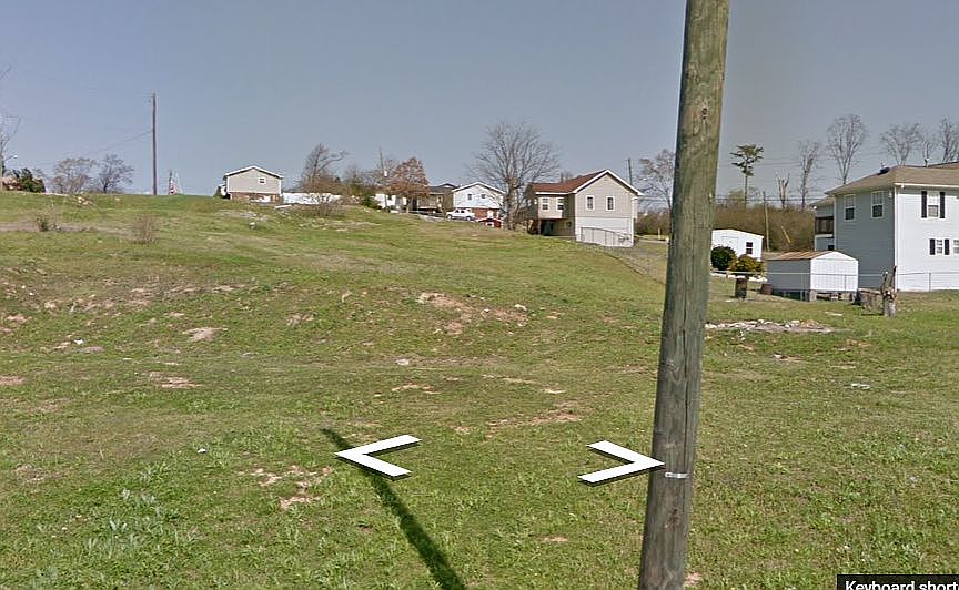 2nd image of 14 Woodcrest Dr