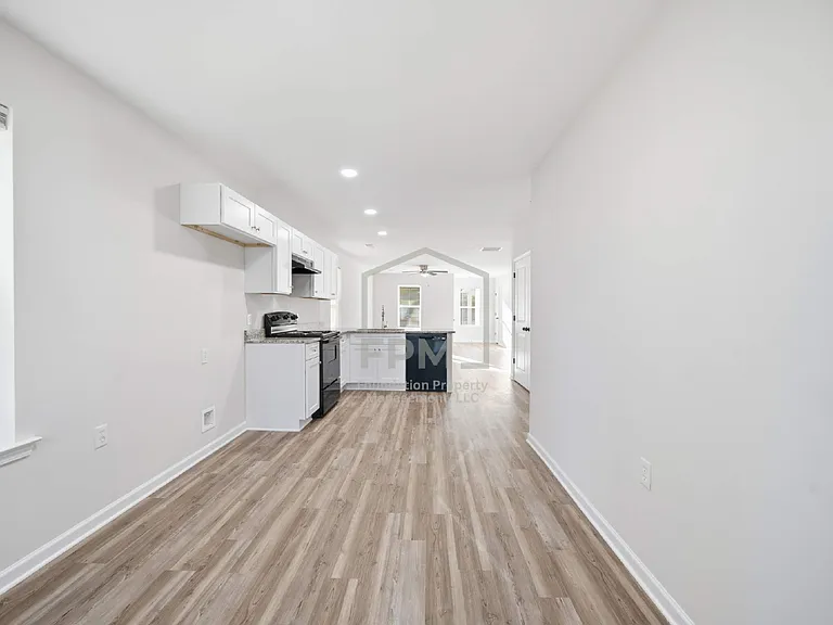 349 N Worthington Dr — Photo 5