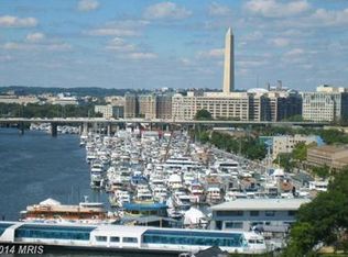 550 N St SW APT S702, Washington, DC 20024