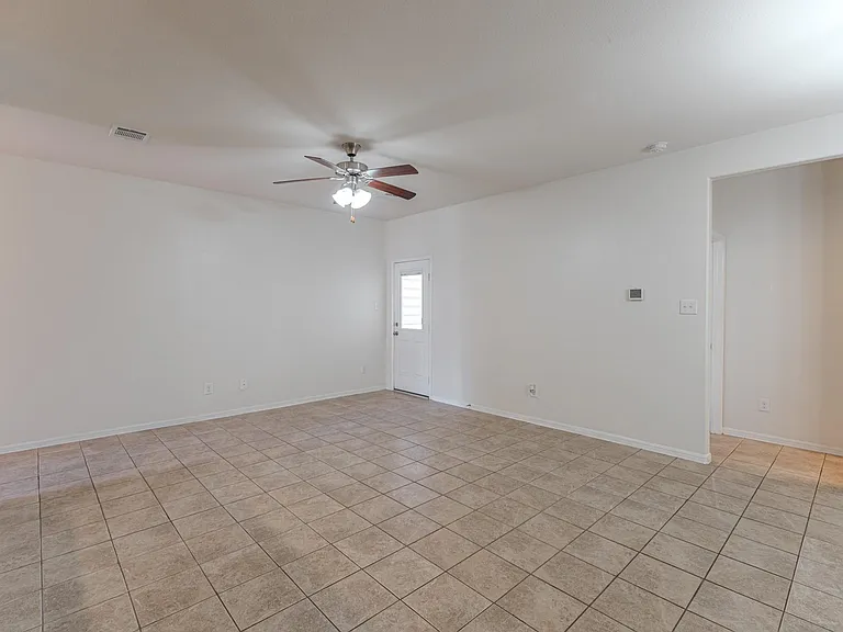 13527 Vista De Oro St — Photo 10