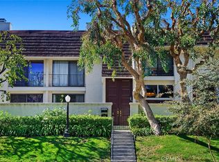 6261 Randi Ave, Woodland Hills, CA 91367