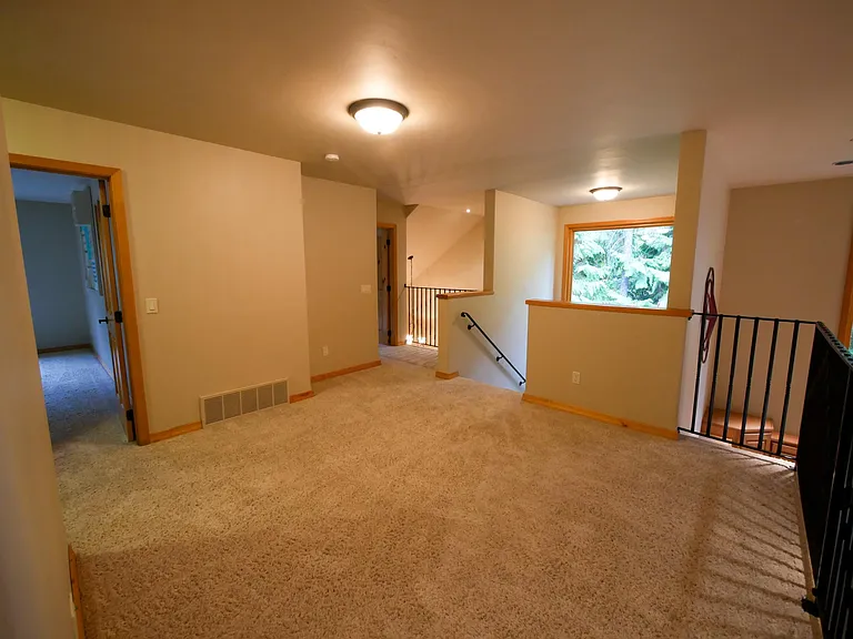 1917 Racquet Ct — Photo 19
