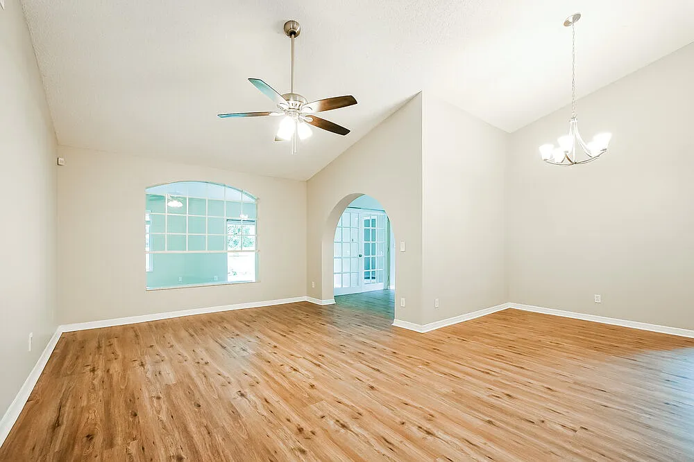 3 bed, 2.0 bath, 2010 sqft, $2,500 — Photo 3