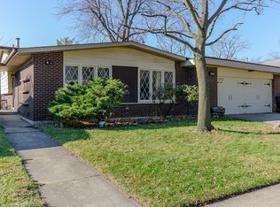 322 N Illinois Ave, Glenwood, IL 60425
