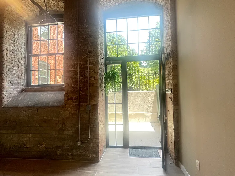 400 Mills Ave #107 — Photo 36