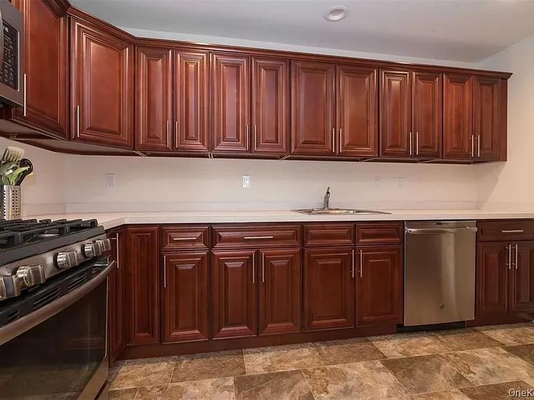 79 Leeward Ct — Photo 8