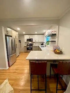 3 bed, 1.0 bath, 1312 sqft, $3,000 — Photo 3