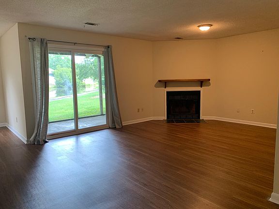 3rd image of 801 Waterwood Dr