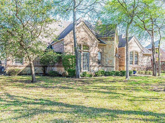 2nd image of 2712 Derby Ct