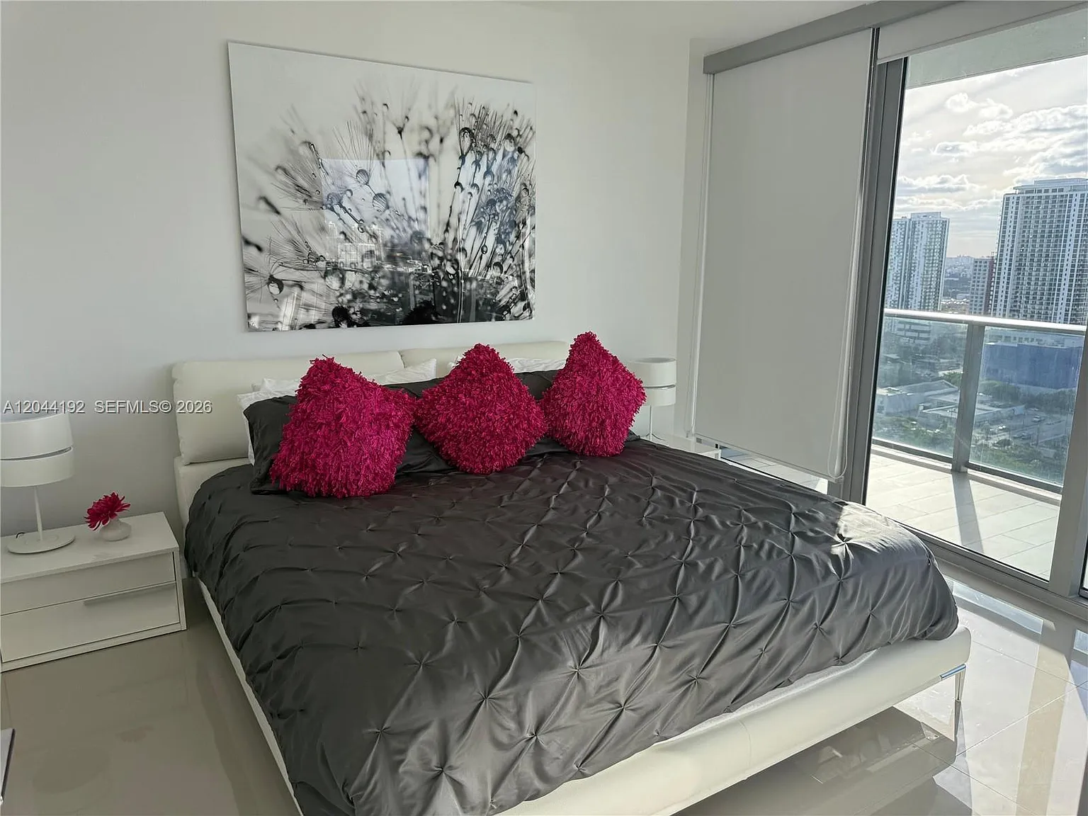 Aria On The Bay Condo — Photo 3