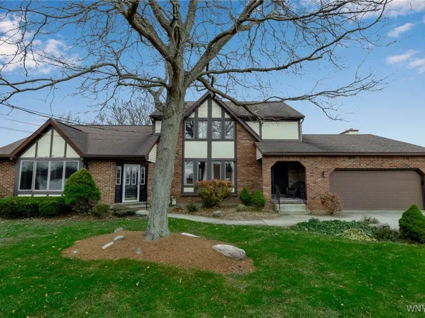 6848 Errick Rd, North Tonawanda, NY 14120