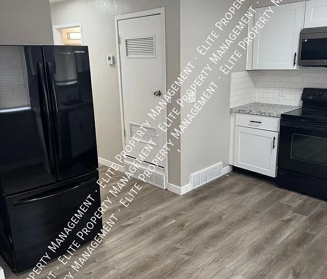 331 E 1000 N #9 — Photo 4