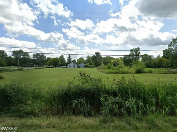 5015 W Coldwater Rd, Flint, MI 48504