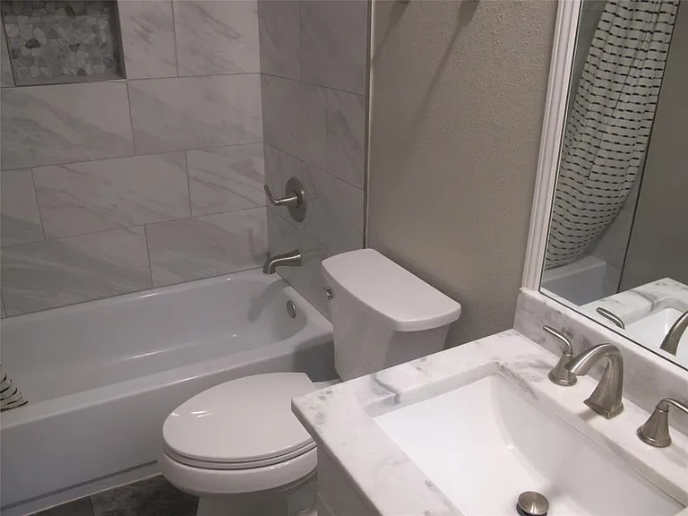 3504 Roanoke Dr — Photo 18