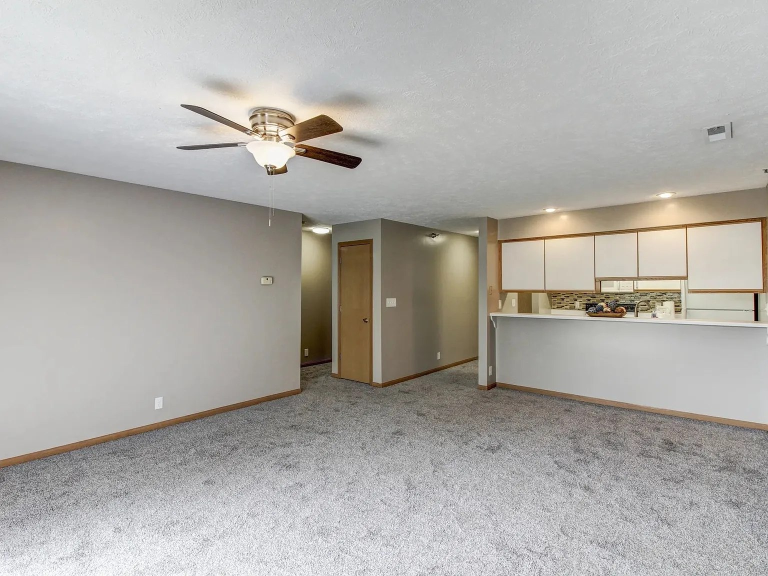 Deer Park Apartments — Photo 3