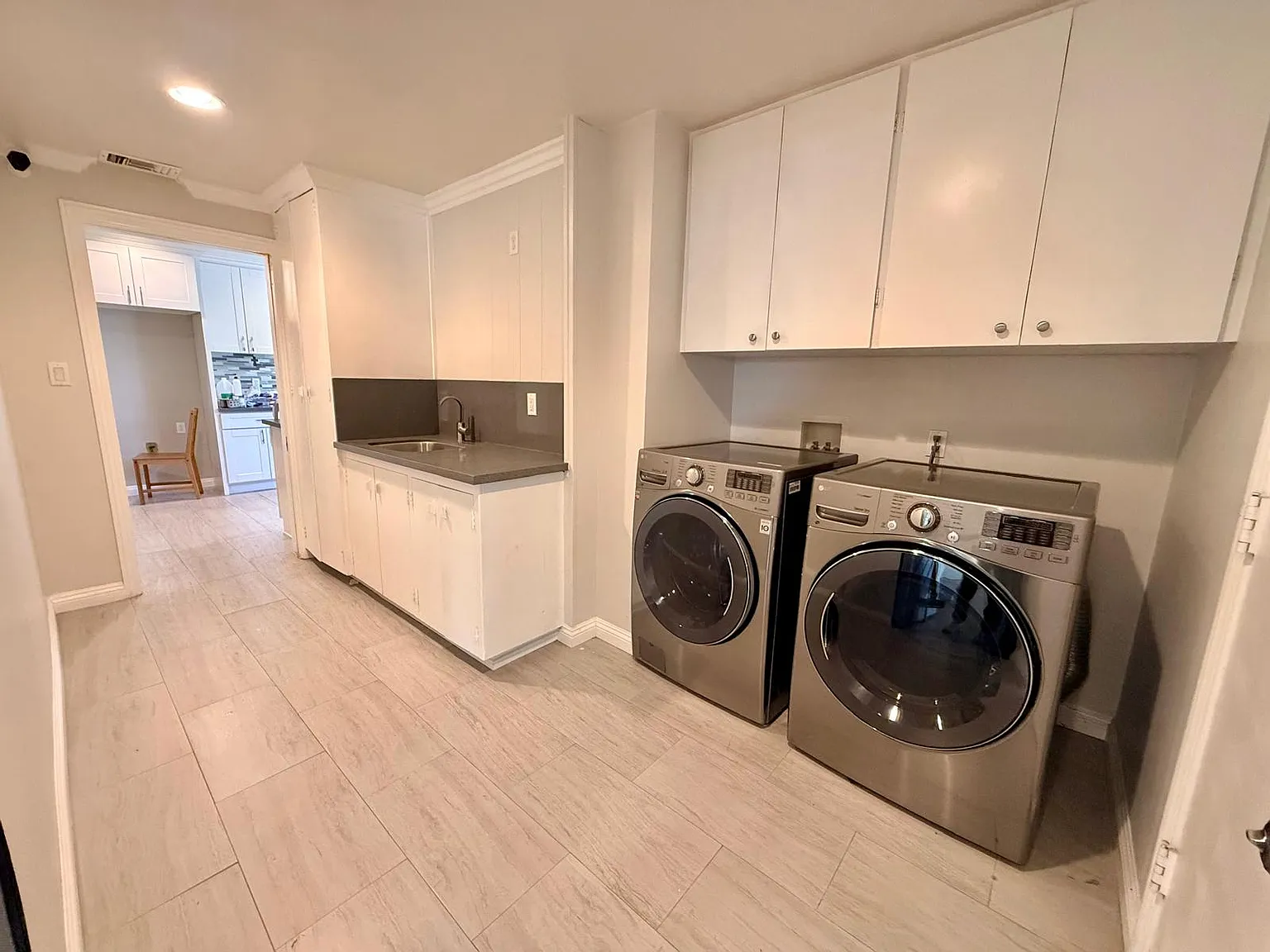 4 bed, 1699 sqft, $3,450 — Photo 2