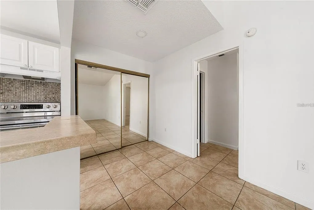 2 bed, 2.0 bath, 910 sqft, $1,400 — Photo 4