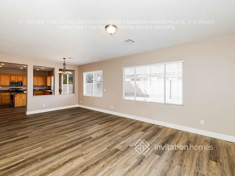 207 Malcolm St — Photo 8