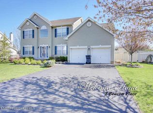 8 Beacon Pl, Old Bridge, NJ 08857