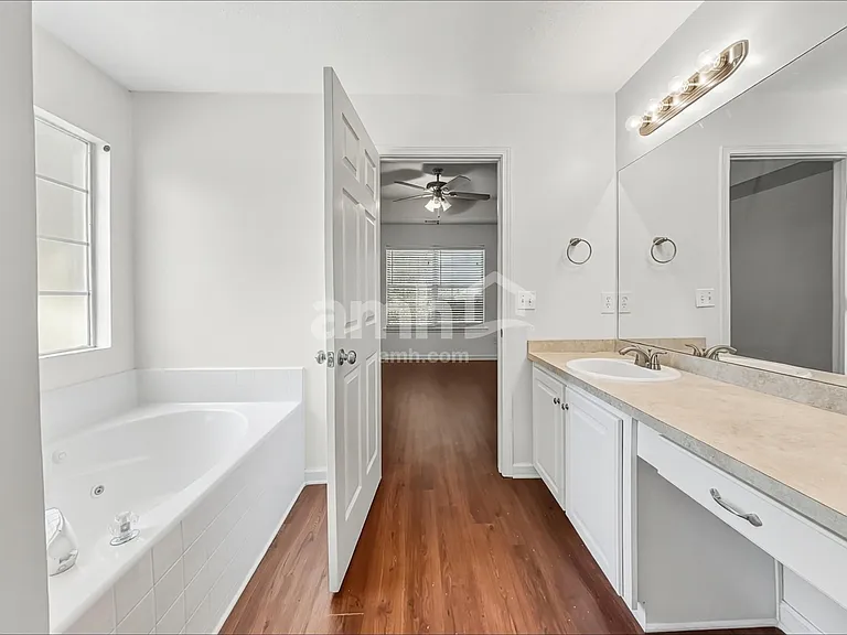 62 Golden Gate Dr — Photo 11
