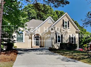 4020 Hogans Mill Ln, Loganville, GA 30052