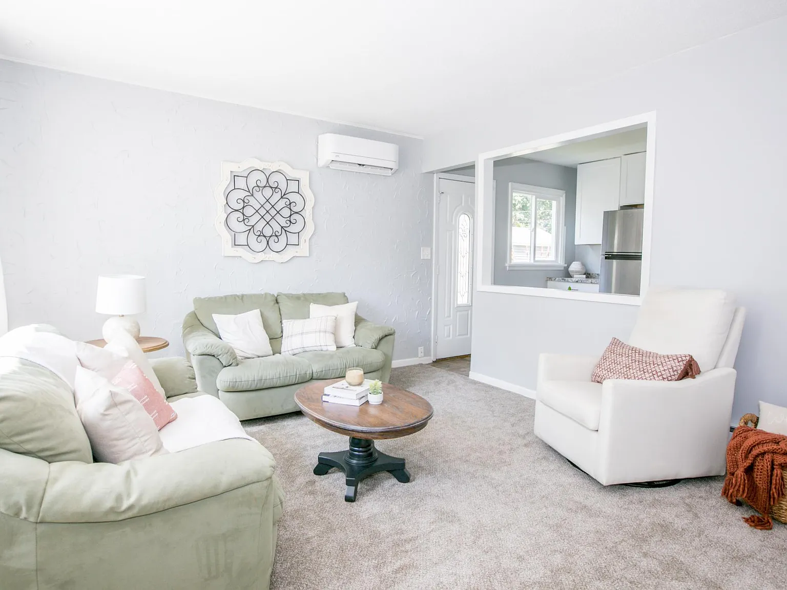 2 bed, 731 sqft, $1,650 — Photo 2