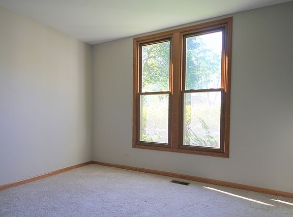 3rd image of 1094 Saint Clair Ln