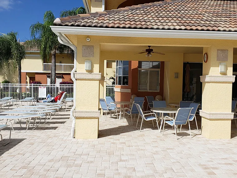 6401 Aragon Way #207 — Photo 4