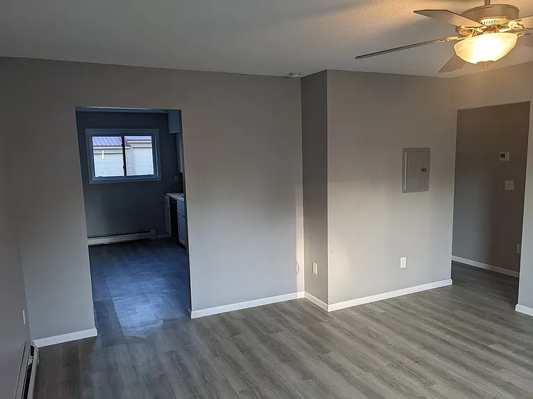 101 16th Ave NW #11 — Photo 4
