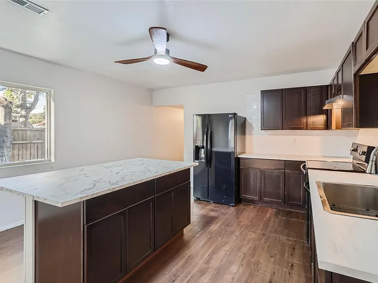 4533 Fillmore St #A — Photo 11
