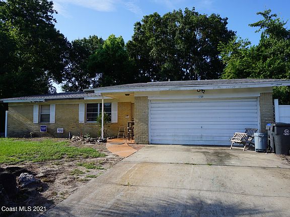 2nd image of 1735 S Lilac Cir