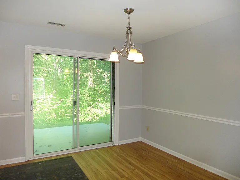 124 Marlowe Ct — Photo 5