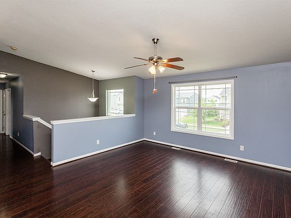 3rd image of 220 Tailfeather Dr NW