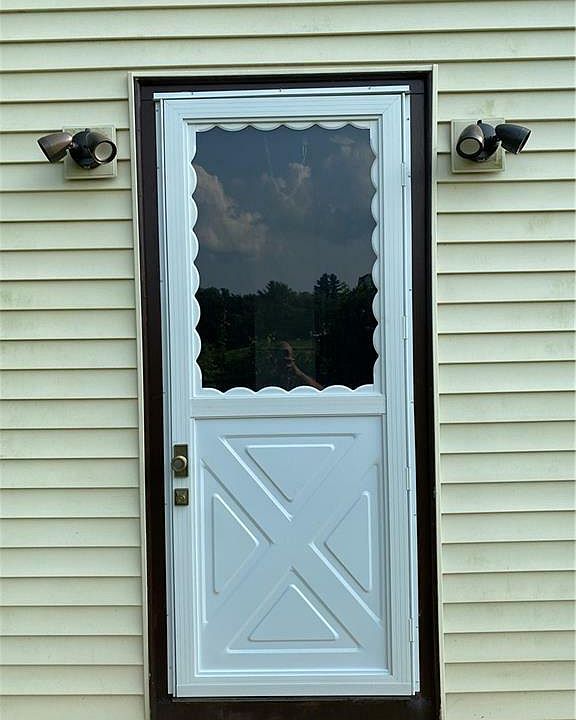 1st image of 29 Farley Dr #2
