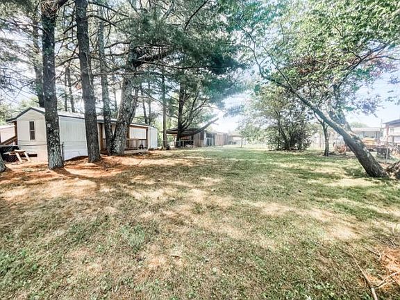 3rd image of 30 Roberts Dr