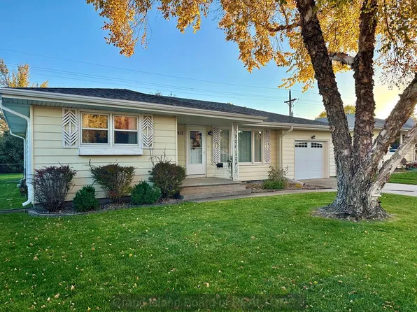 2517 W Phoenix Ave, Grand Island, NE 68803