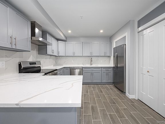 2nd image of 126 Innis Ave #1