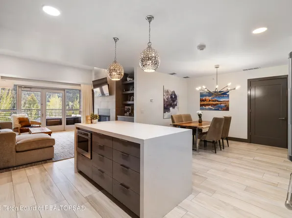 150 W Simpson Ave #405, Jackson, WY 83001