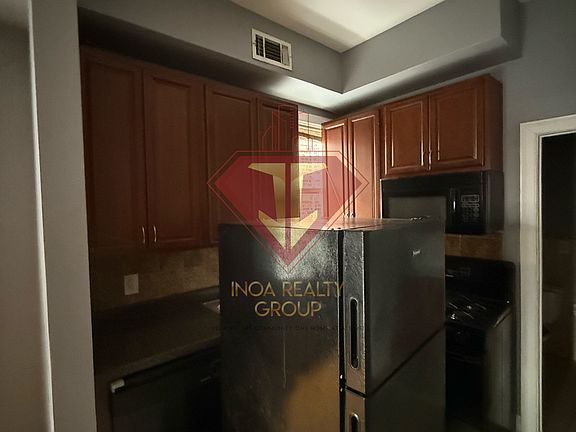 2nd image of 510 40th St #3AN