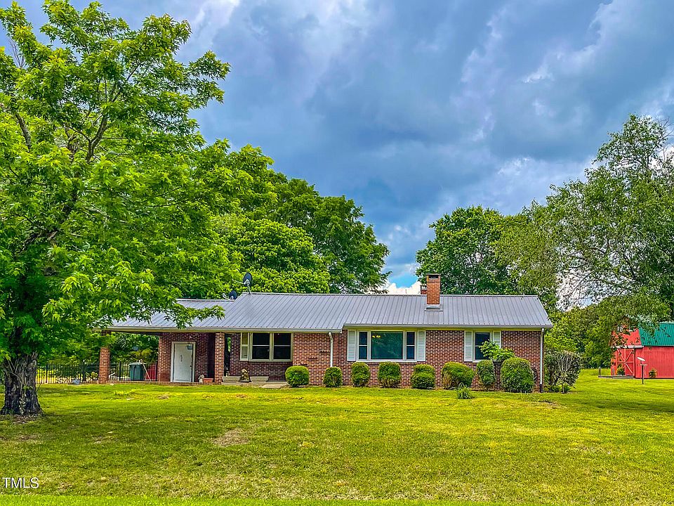 1st image of 623 Chambers Rd