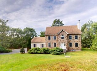 115 Mountain View Rd, Greeley, PA 18425