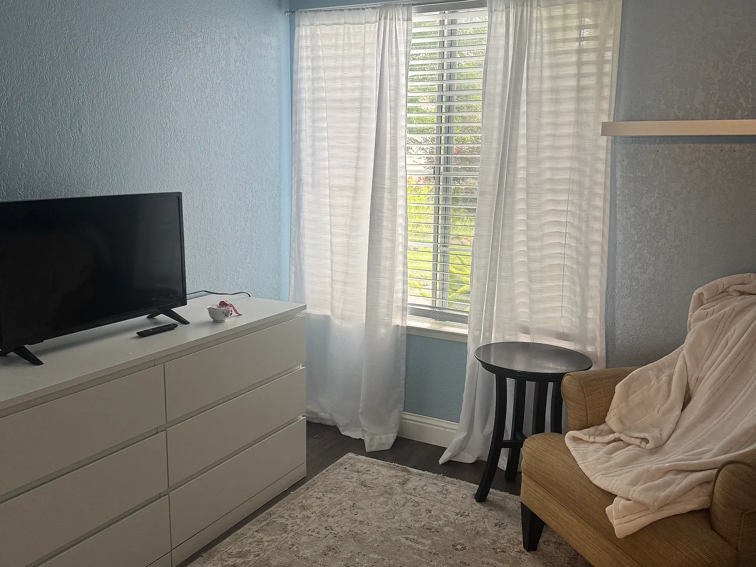 4 bed, 1360 sqft, $1,300 — Photo 3