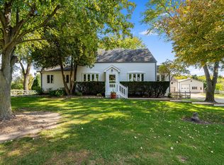 4S365 Meadow Rd, Naperville, IL 60563