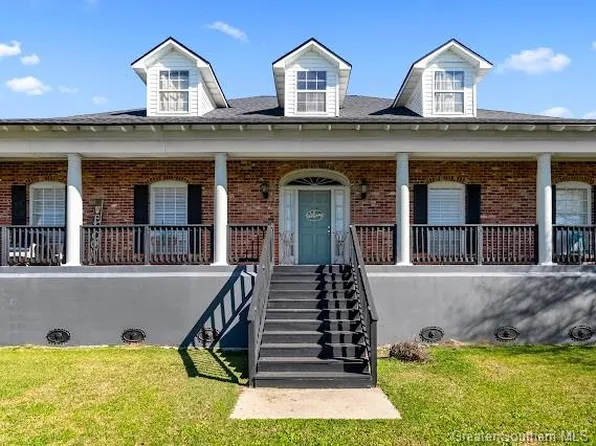 135 Country Ln, Lake Charles, LA 70607