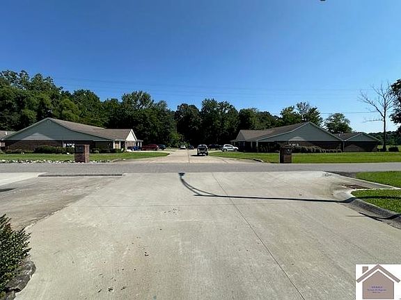 3rd image of 147 Country Club Ln