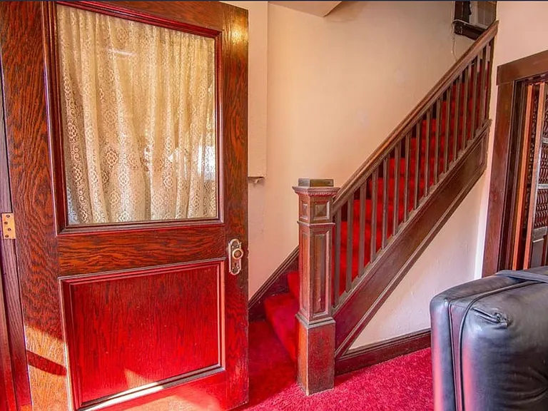 255 Lawton Ave — Photo 3