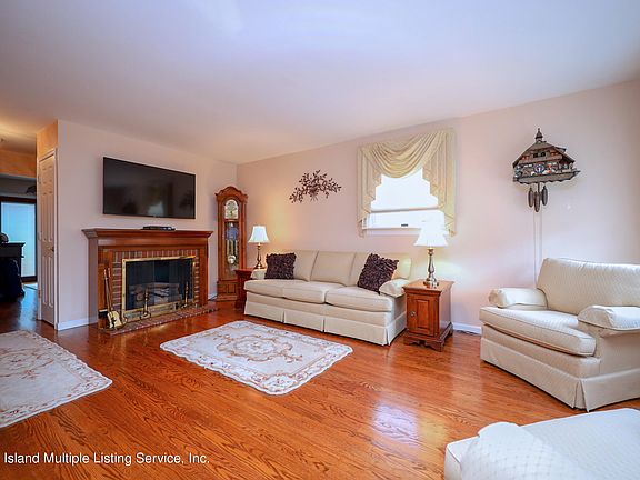 5th image of 319 Montreal Ave